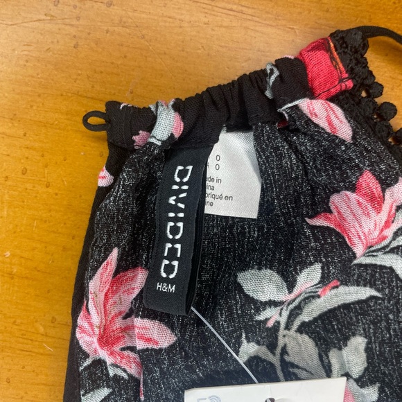 H&M Brand New with Tags Floral Top - Picture 5 of 5